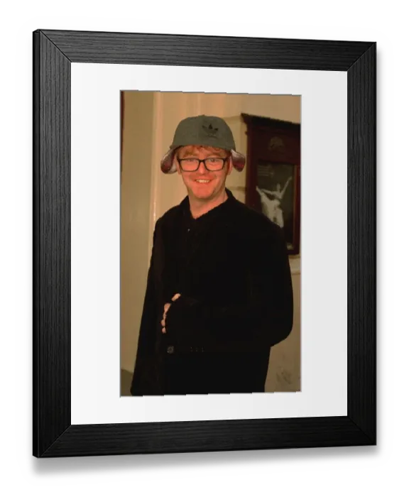 Framed Print : Chris Evans walking through Londons Covent Garden area today Novembe 1996