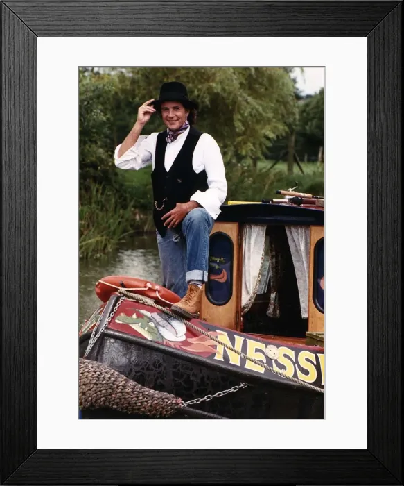 Framed Print : David Essex pop singer and actor - October 1988 Framed Print : David Essex pop singer and actor - October 1988
