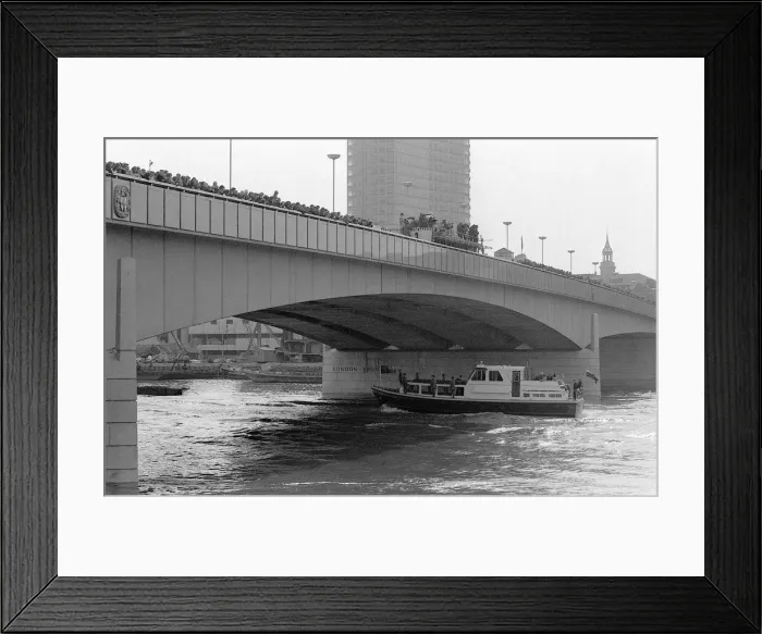 Framed Print : Queen Elizabeth II March 1973 Opens new London Bridge Here the Queen Framed Print : Queen Elizabeth II March 1973 Opens new London Bridge Here the Queen