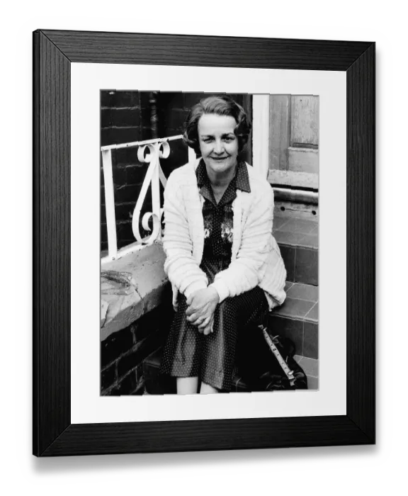 Framed Print : Jean Boht comedy actress in TV series Bread as Ma Boswell September 1987 Framed Print : Jean Boht comedy actress in TV series Bread as Ma Boswell September 1987