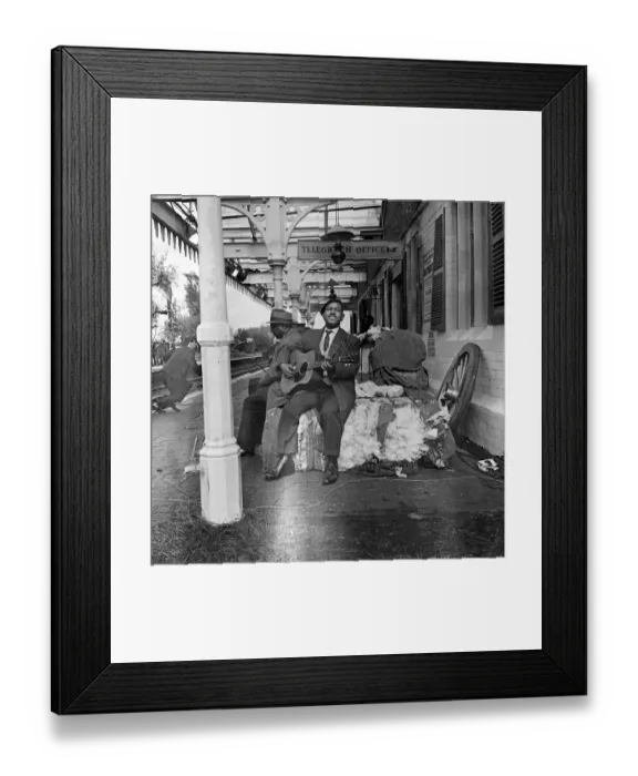 Framed Print : American Blues singer Brownie Mcghee and sister Rosetta Tharpe on set at Wilbraham Road