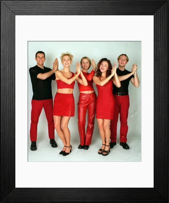 Framed Print : Line dancing pop group Stepps November 1997 Currently in charts witht their single Framed Print : Line dancing pop group Stepps November 1997 Currently in charts witht their single