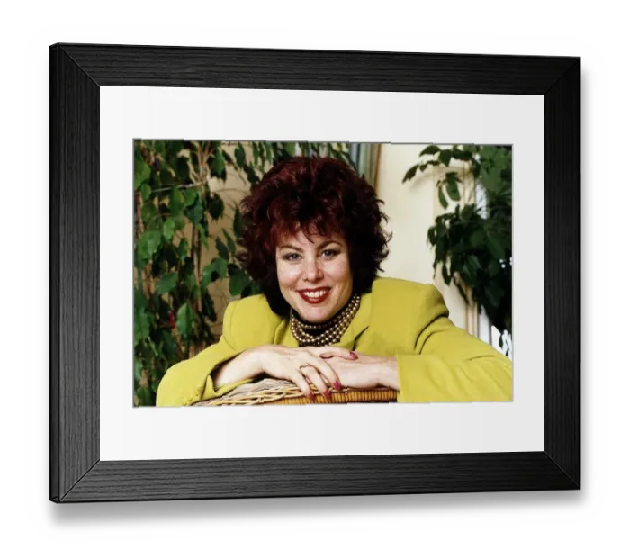 Framed Print : Ruby Wax Tv Presenter in her Holland Park Home