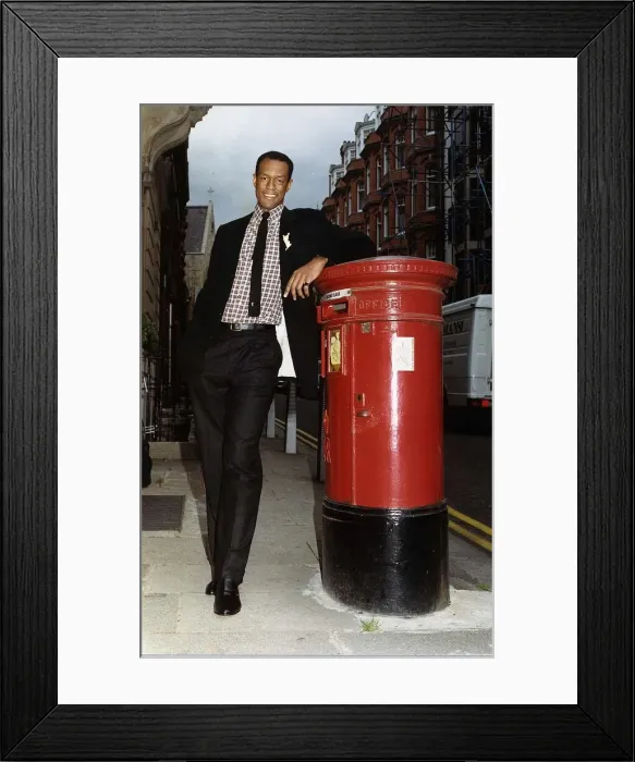 Framed Print : Kevin Peter Hall British actor - October 1988 Framed Print : Kevin Peter Hall British actor - October 1988