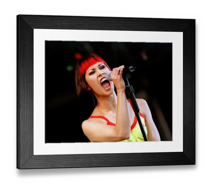 Framed Print : Republica singer Saffron July 1997 singing at T in the Park Festival in Kinross