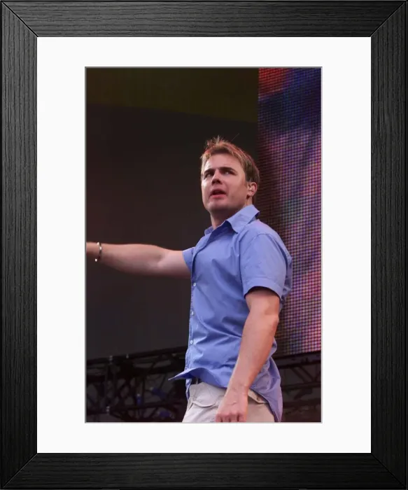 Framed Print : Gary Barlow at the Party in the Park July 1999 at Hyde Park for the Princes Trust Framed Print : Gary Barlow at the Party in the Park July 1999 at Hyde Park for the Princes Trust