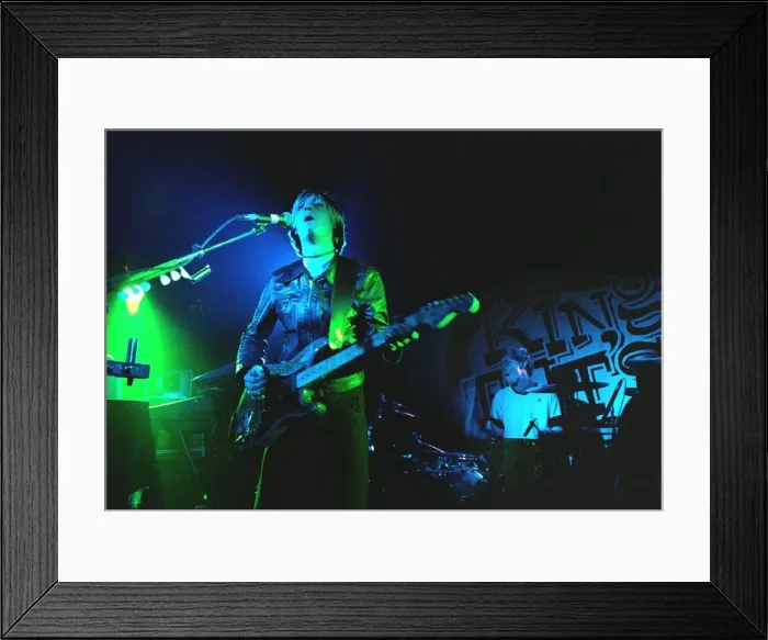 Framed Print : Kula Shaker play a secret gig at King Tuts Wah Wah Hut in Glasgow. January 1999 Framed Print : Kula Shaker play a secret gig at King Tuts Wah Wah Hut in Glasgow. January 1999