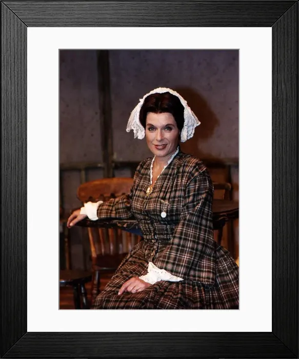Framed Print : Jill Gascoine actress - August 1989 Framed Print : Jill Gascoine actress - August 1989