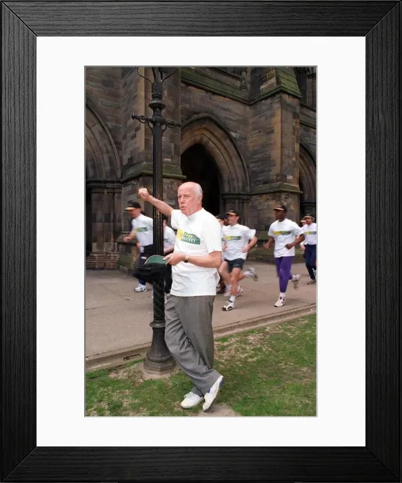 Framed Print : Richard Wilson actor Glasgow University Rector puts his London Marthathon team through a Framed Print : Richard Wilson actor Glasgow University Rector puts his London Marthathon team through a