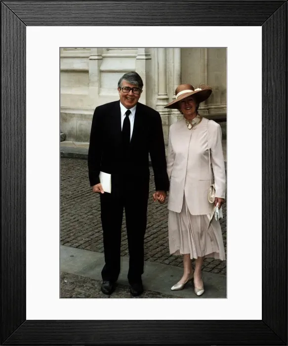 Framed Print : Leslie Crowther comedian and Game Show host of The Price is Right attends the memorial Framed Print : Leslie Crowther comedian and Game Show host of The Price is Right attends the memorial