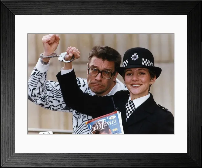 Framed Print : Doc Cox TV Presenter from Thats Life with Trudie Goodwin of the Bill teamed up to launch Framed Print : Doc Cox TV Presenter from Thats Life with Trudie Goodwin of the Bill teamed up to launch