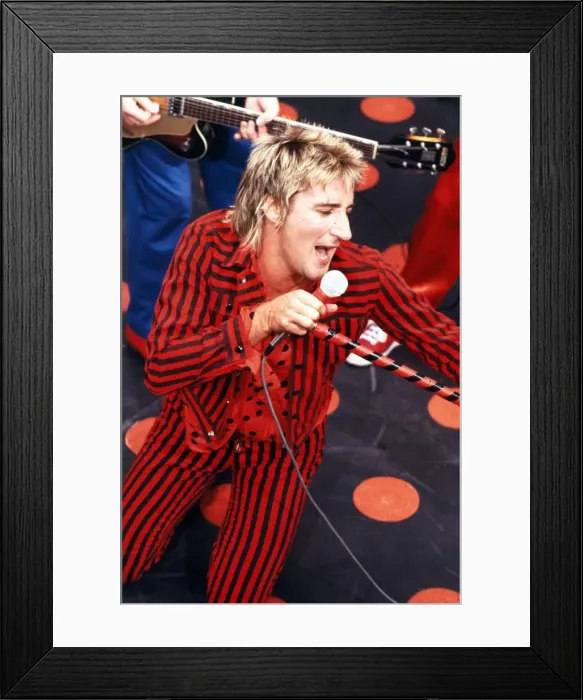 Framed Print : Rod Stewart and his band during rehearsals for his 1980 European tour Framed Print : Rod Stewart and his band during rehearsals for his 1980 European tour