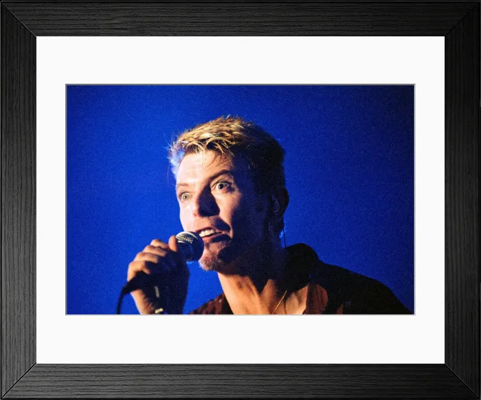 Framed Print : Singer David Bowie July 1997 singing live on stage at the Glasgow Barrowlands concert Framed Print : Singer David Bowie July 1997 singing live on stage at the Glasgow Barrowlands concert