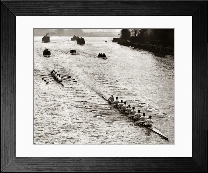 Framed Print : Rowing - Oxford v Cambridge Boat Race - April 1928 Framed Print : Rowing - Oxford v Cambridge Boat Race - April 1928