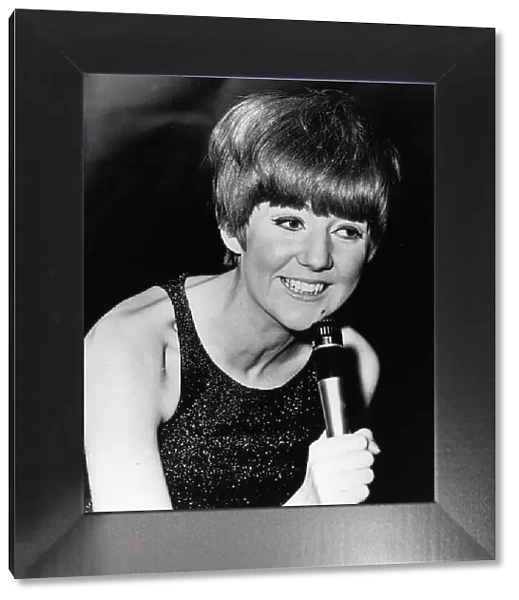 Cilla Black pop singer entertainer singing 1966