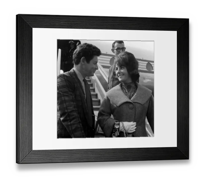 Framed Print : Eddie Fisher Sept 1960 With Wife Elizabeth Taylor Actress At London Airport