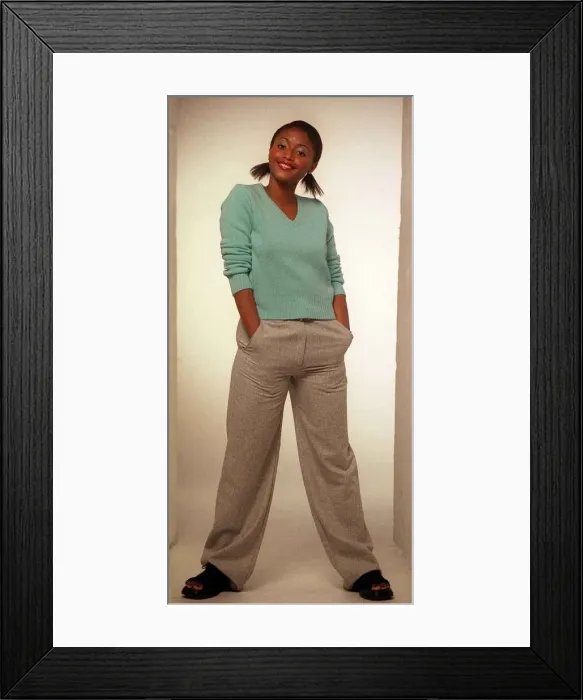 Framed Print : Isha Sesay TV Presenter from Sierra Leone - October 1999 Framed Print : Isha Sesay TV Presenter from Sierra Leone - October 1999