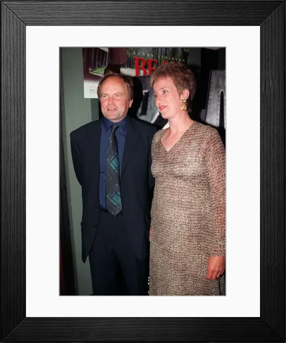 Framed Print : Clive Anderson lawyer TV Presenter May 1997 at the premier of the film Mr Bean with his Framed Print : Clive Anderson lawyer TV Presenter May 1997 at the premier of the film Mr Bean with his