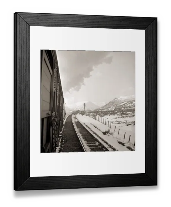 Framed Print : In the big freeze of early 1947, the railways kept the countryOs lifelines open