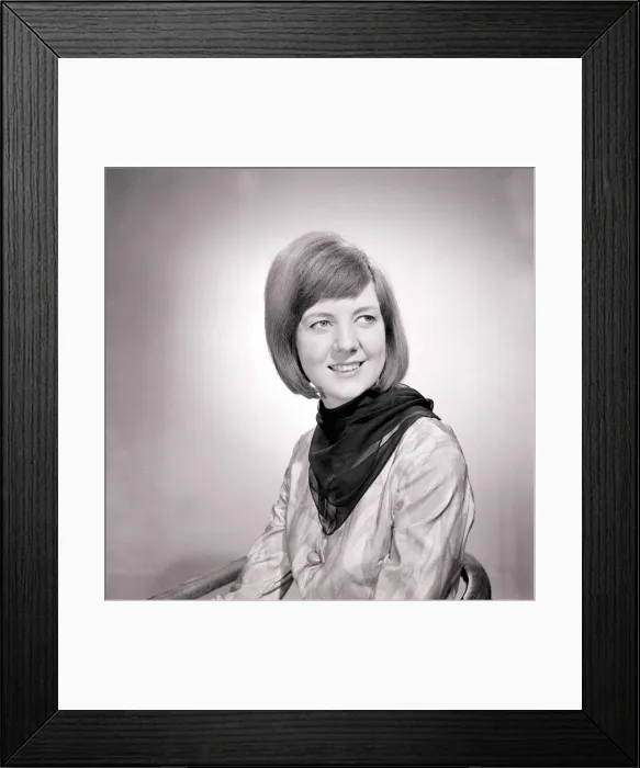 Framed Print : Cilla Black TV Presenter circa 1963