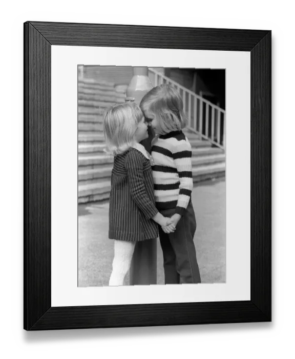 Framed Print : 4 year olds Stephen Simson and Lisa Edwards hold hands on Valentines Day