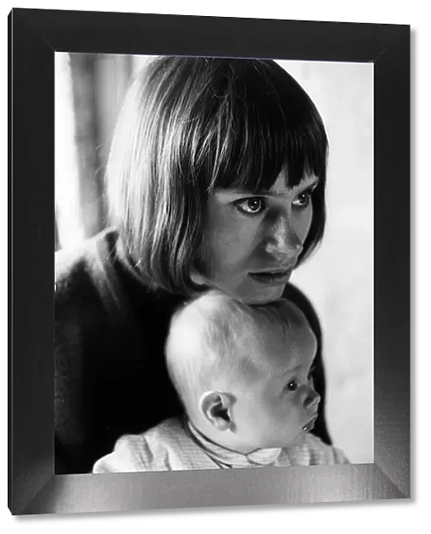 Rita Tushingham Oct 1965 actress at home with baby Dodonna