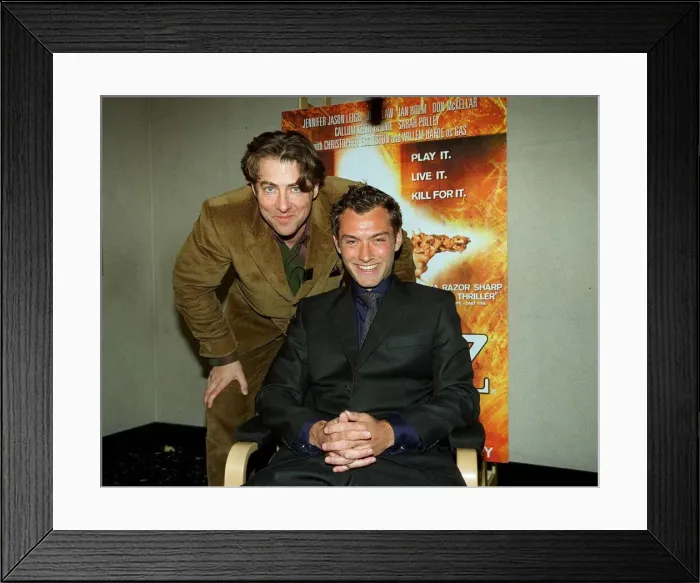 Framed Print : Jonathan Ross April 1999 TV presenter with Jude Law actor at Warner West End Cinema Framed Print : Jonathan Ross April 1999 TV presenter with Jude Law actor at Warner West End Cinema