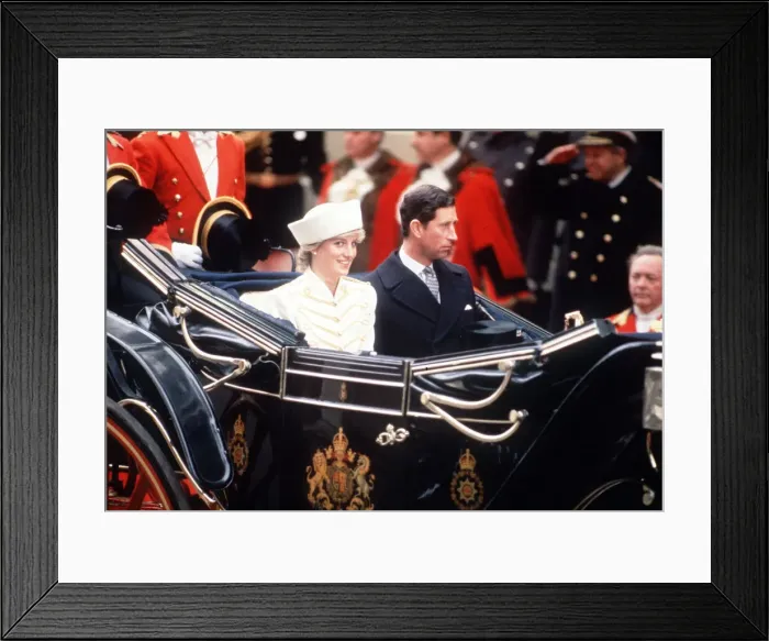 Framed Print : Prince Charles and Princess Diana in an open carriage during the state visit of King Fahd Framed Print : Prince Charles and Princess Diana in an open carriage during the state visit of King Fahd