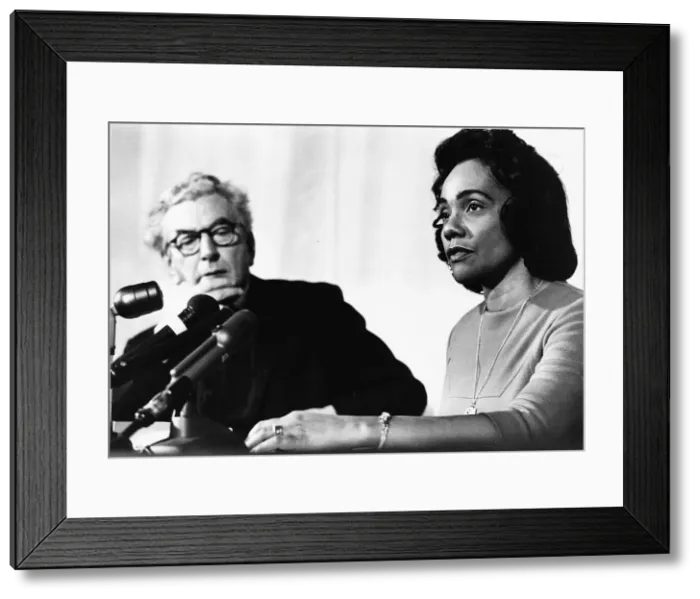 Framed Print : Mrs Martin Luther King with Canon Collins of St Pauls pictured at the Press Conference in