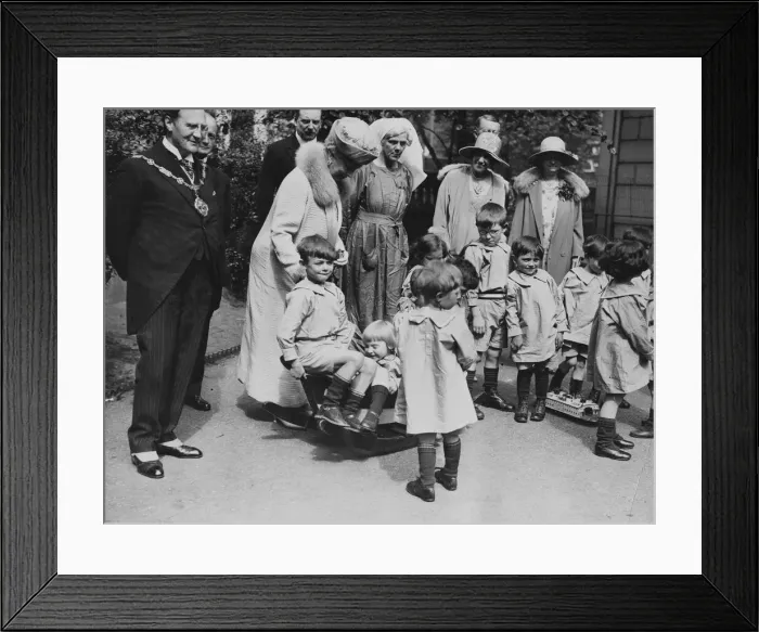 Framed Print : Queen Mary visits Orphanage. Queen Mary and local mayor visit orphans at playtime Framed Print : Queen Mary visits Orphanage. Queen Mary and local mayor visit orphans at playtime