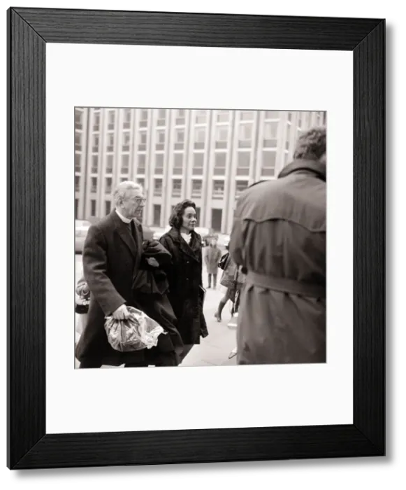 Framed Print : Mrs Martin Luther King March 1969 Arriving at Saint Paul