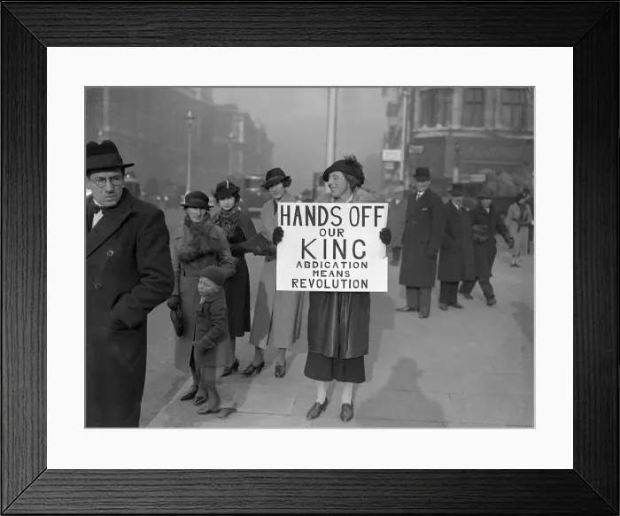 Framed Print : King Edward VIII Abdication Crisis Royal supporters marching with banner Framed Print : King Edward VIII Abdication Crisis Royal supporters marching with banner