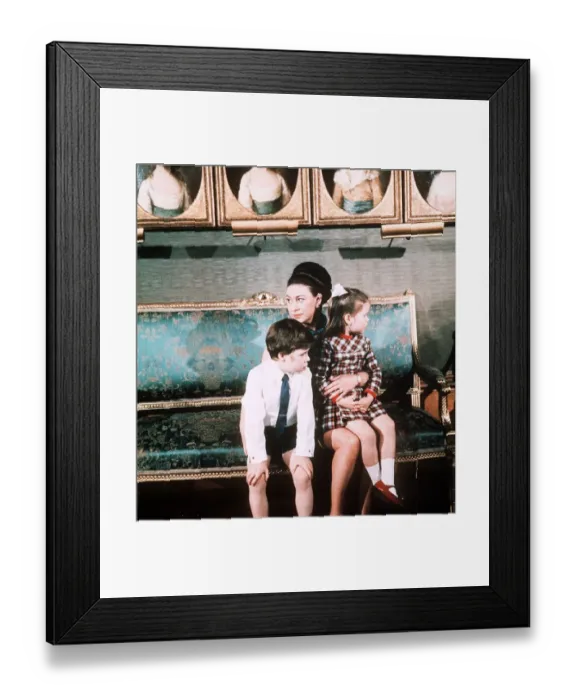 Framed Print : Princess Margaret 1969 with children Viscount Linley and Lady sarah Armstrong Jones
