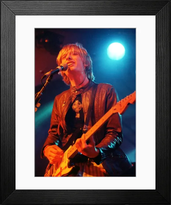 Framed Print : Crispin Mills of the band Kula Shaker performing at the Barrowlands 1997