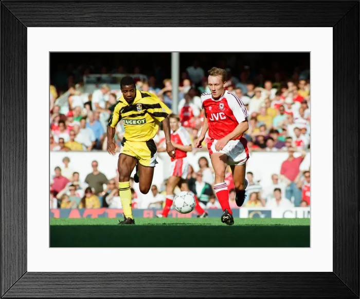 Framed Print : Arsenal 1 v. Coventry 2. Arsenals Lee Dixon in action at Highbury Framed Print : Arsenal 1 v. Coventry 2. Arsenals Lee Dixon in action at Highbury