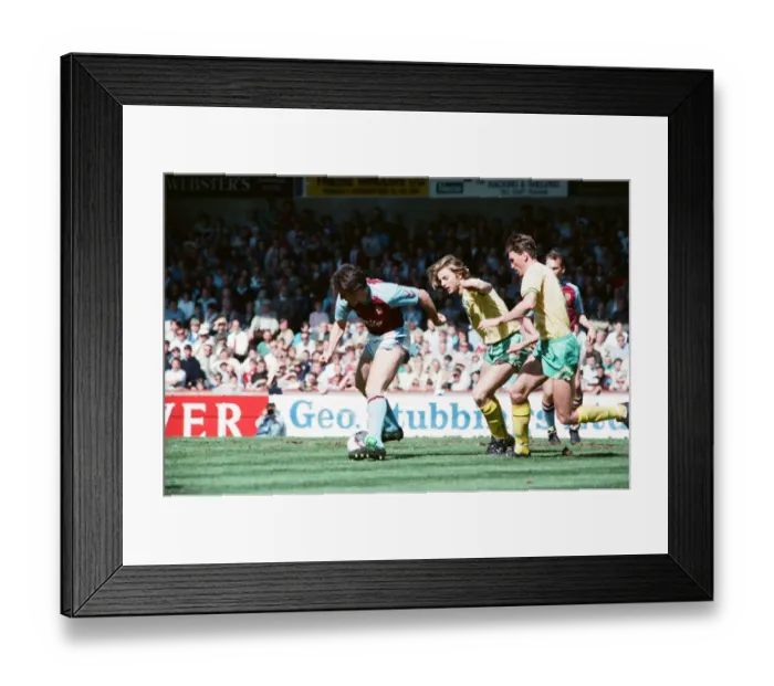 Framed Print : Aston Villa v Norwich City, league match at Villa Park April 1990 Framed Print : Aston Villa v Norwich City, league match at Villa Park April 1990