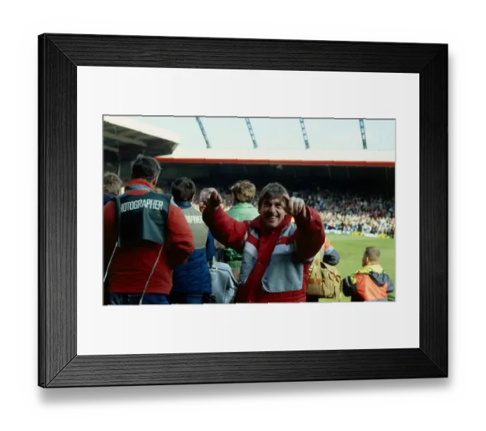 Framed Print : Kenny Dalglish Liverpool football manager April 1988 Framed Print : Kenny Dalglish Liverpool football manager April 1988
