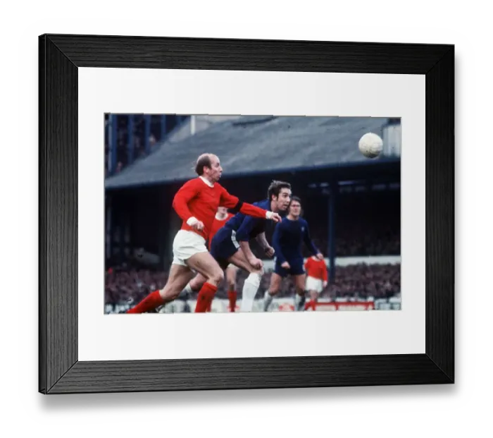 Framed Print : Bobby Charlton football Chelsea v Manchester United Marvin Hinton Framed Print : Bobby Charlton football Chelsea v Manchester United Marvin Hinton