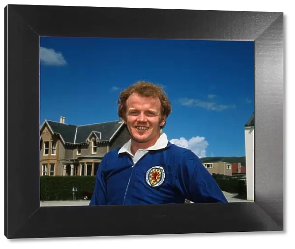 Billy Bremner Scotland football player 1972 Wearing training top