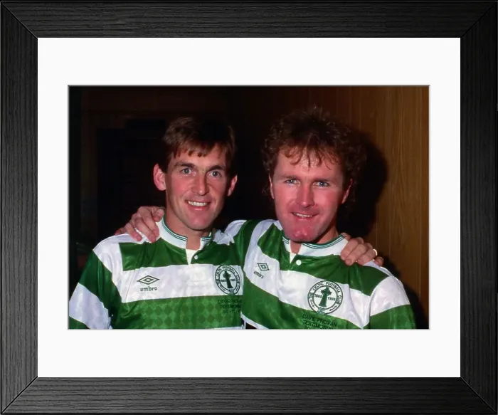 Framed Print : Davie Provan with Kenny Dalglish November 1987