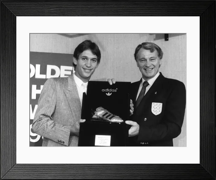 Framed Print : England Manager Bobby Robson presenters England player striker Gary Lineker with Framed Print : England Manager Bobby Robson presenters England player striker Gary Lineker with