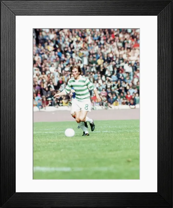 Framed Print : Kenny Dalglish 1975 Celtic football