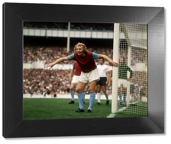 Bobby Moore West Ham 1972 - Chelsea v West Ham