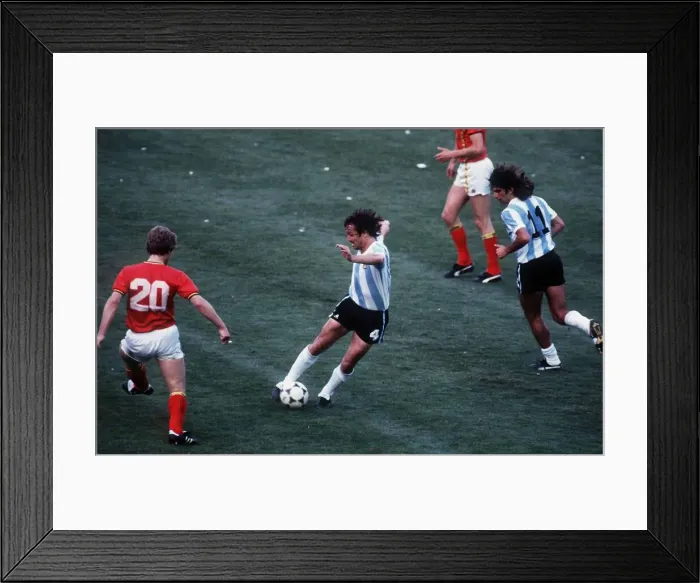 Framed Print : Argentina v Belgium World Cup 1982 football Daniel Bertoni (4 Framed Print : Argentina v Belgium World Cup 1982 football Daniel Bertoni (4