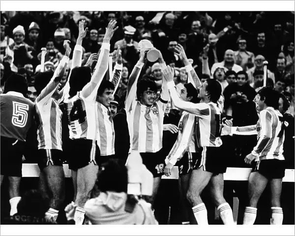 World Cup 1978 Final Holland versus Argentina Daniel Passarella lifts