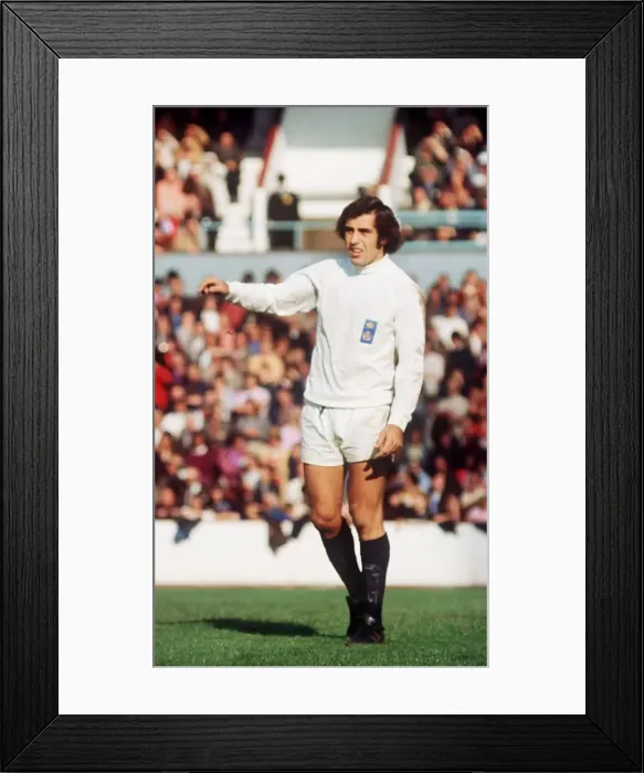 Framed Print : Peter Shilton Leicester 1973 football West Ham v Leicester Framed Print : Peter Shilton Leicester 1973 football West Ham v Leicester