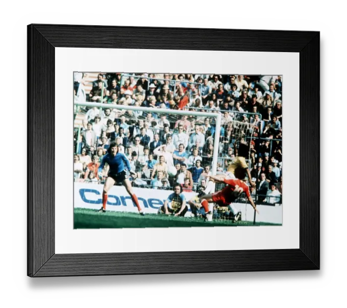 Framed Print : Jan Tomaszewski watches Musial tackling Valdomiro in World Cup 1974 Poland 1 Framed Print : Jan Tomaszewski watches Musial tackling Valdomiro in World Cup 1974 Poland 1