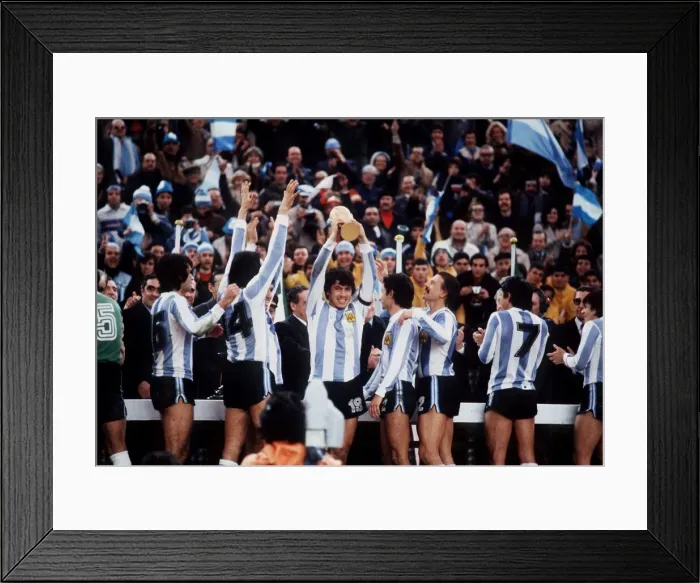 Framed Print : Holland 1 Argentina 3 Football World Cup Final 1978 Passarella Argentine captain