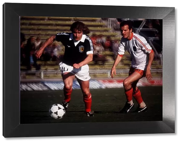 Asa Hartford Scotland on the ball during World Cup 1978 Scotland 3