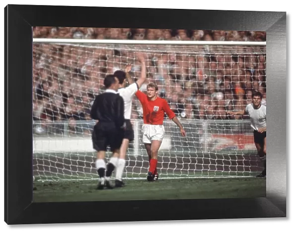 World Cup Final 1966 England 4 West Germany 2 Roger Hunt with arm in the air